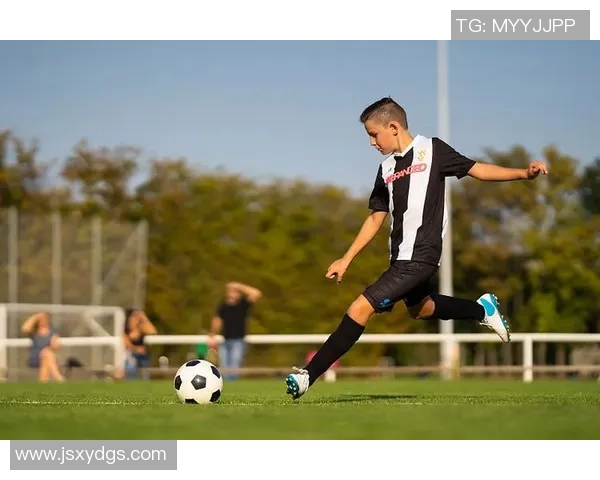 测测你心中的足球明星是谁，揭晓你的足球魅力与风格