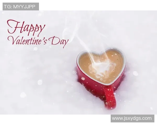 足球明星的生日蛋糕盛宴与祝福的完美结合让球迷们感受爱的甜蜜与激情