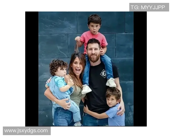 帅哥头像足球明星高清图集展现运动魅力与青春风采