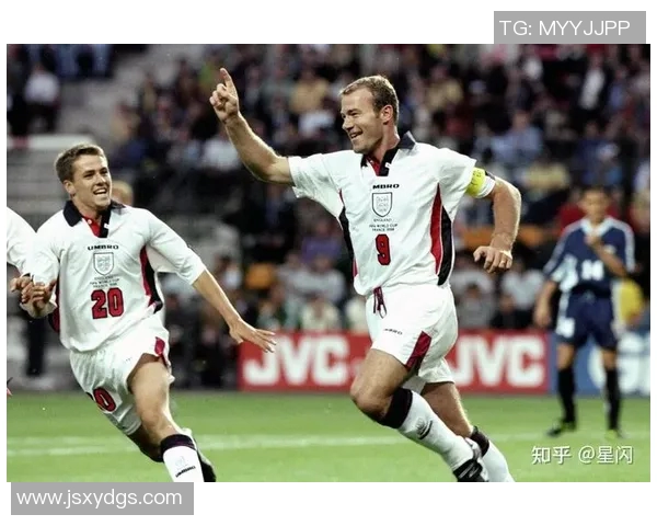 足球明星在球场上的高清瞬间展现他们的魅力与激情