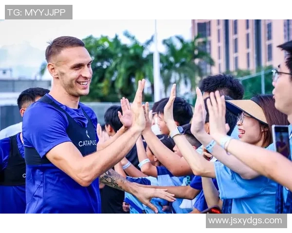 会说汉语的外国足球明星们如何在中国赢得球迷的心与文化交流的故事